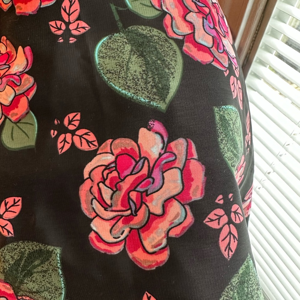 LulaRoe Joy Overlay - Picture 2 of 4